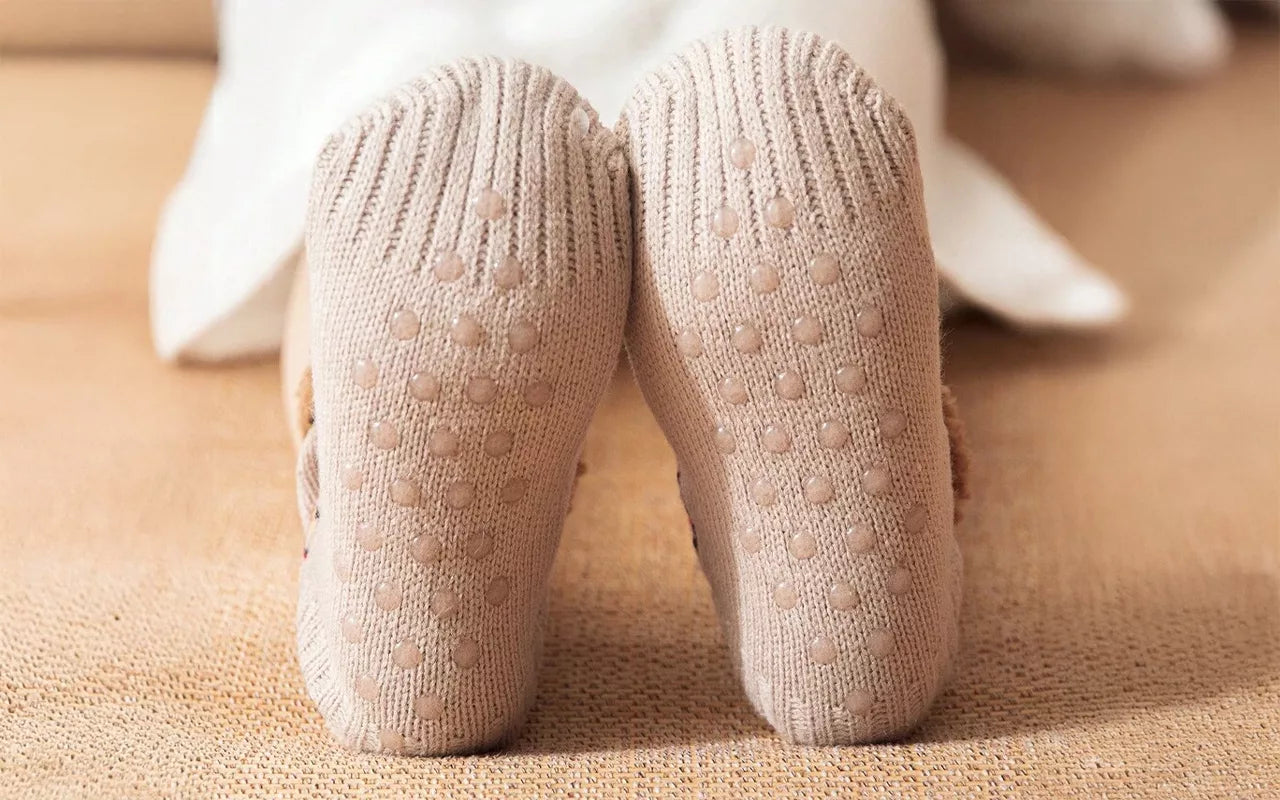 Winter plush slippers with thick sole