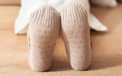 Winter plush slippers with thick sole